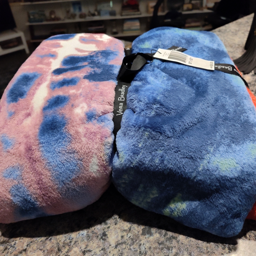 Vera Bradley Tie Dye Design Throws Set of 2 - Picture 2 of 5